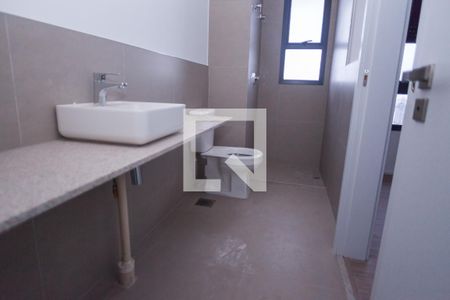 banheiro semi suite de apartamento à venda com 2 quartos, 76m² em Vila da Serra, Nova Lima