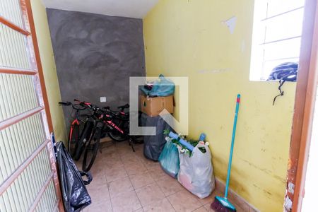 Quarto de casa para alugar com 1 quarto, 55m² em Nucleo Residencial Isabela, Taboão da Serra