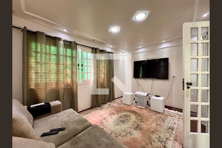 Sala de TV de casa para alugar com 4 quartos, 300m² em Campestre, Santo André