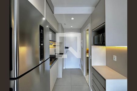 Cozinha de casa para alugar com 1 quarto, 26m² em Santo Amaro, São Paulo