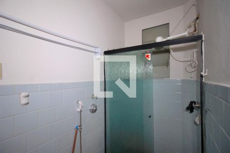 Banheiro de kitnet/studio para alugar com 1 quarto, 40m² em Barro Preto, Belo Horizonte