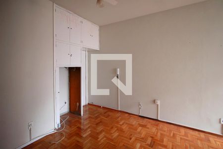 Sala de kitnet/studio para alugar com 1 quarto, 40m² em Barro Preto, Belo Horizonte