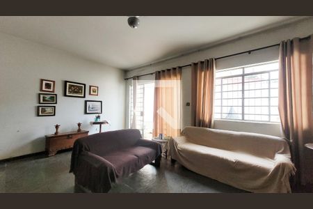 Sala de casa para alugar com 3 quartos, 150m² em Cambuí, Campinas