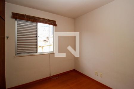 Quarto de apartamento para alugar com 3 quartos, 79m² em Barroca, Belo Horizonte