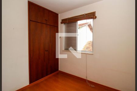 Quarto de apartamento para alugar com 3 quartos, 79m² em Barroca, Belo Horizonte