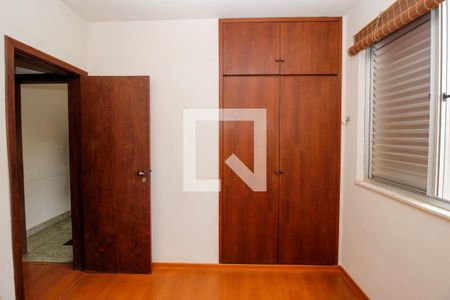 Quarto de apartamento para alugar com 3 quartos, 79m² em Barroca, Belo Horizonte