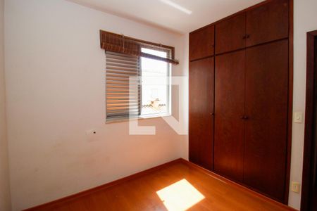 Quarto 2 de apartamento para alugar com 3 quartos, 79m² em Barroca, Belo Horizonte