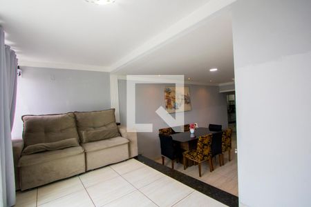 Sala de casa para alugar com 5 quartos, 250m² em Jardim Las Vegas, Santo André