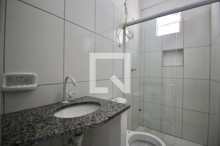 Banheiro de kitnet/studio para alugar com 0 quarto, 18m² em Tororo, Salvador