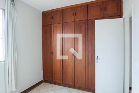 quarto 1 de apartamento para alugar com 2 quartos, 86m² em Sagrada Família, Belo Horizonte