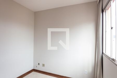 quarto 1 de apartamento para alugar com 2 quartos, 86m² em Sagrada Família, Belo Horizonte