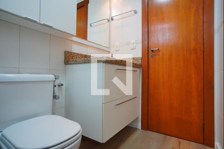 Banheiro da Suíte de apartamento à venda com 3 quartos, 110m² em Passo D’areia, Porto Alegre