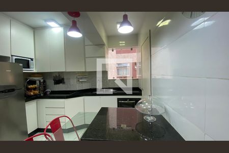 Cozinha de apartamento à venda com 2 quartos, 75m² em Estoril, Belo Horizonte