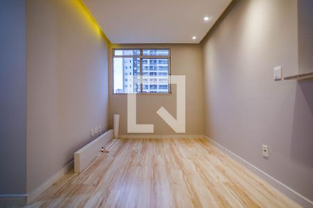 Sala de apartamento para alugar com 2 quartos, 52m² em Vila Mogilar, Mogi das Cruzes