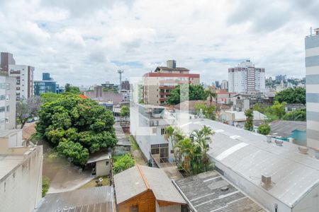 Vista da Sala de apartamento à venda com 4 quartos, 94m² em Santa Cecília, Porto Alegre