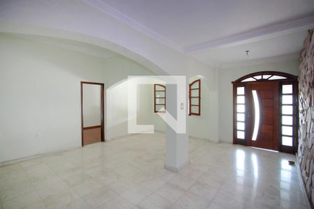 Sala de casa para alugar com 3 quartos, 217m² em Floresta, Belo Horizonte