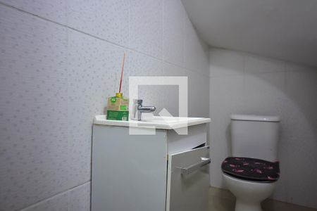 Lavabo de casa para alugar com 2 quartos, 89m² em Parque Pinheiros, Taboão da Serra