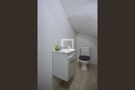 Lavabo de casa para alugar com 2 quartos, 89m² em Parque Pinheiros, Taboão da Serra