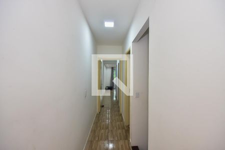 Corredor de casa para alugar com 2 quartos, 89m² em Parque Pinheiros, Taboão da Serra