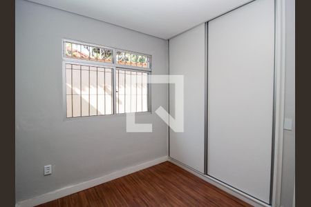 Quarto 2 de casa à venda com 3 quartos, 150m² em Alto Caiçaras, Belo Horizonte