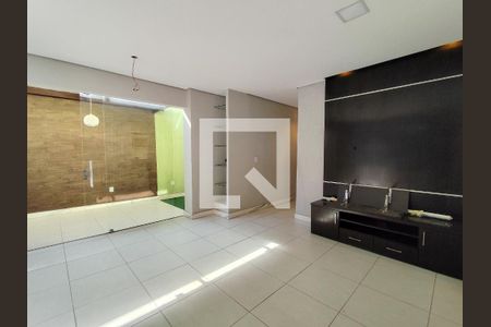 Sala de casa à venda com 3 quartos, 150m² em Alto Caiçaras, Belo Horizonte