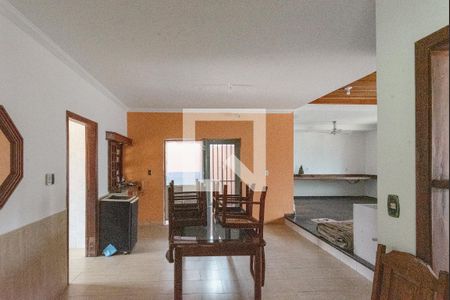 Sala de casa para alugar com 4 quartos, 377m² em Jardim Eulina, Campinas