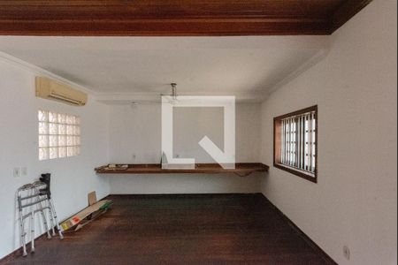 Sala de casa para alugar com 4 quartos, 377m² em Jardim Eulina, Campinas