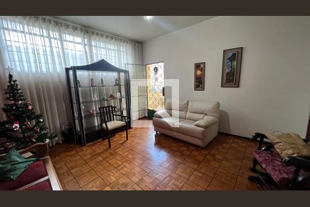 Sala de casa à venda com 4 quartos, 232m² em Sagrada Família, Belo Horizonte