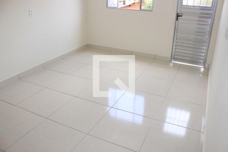 Sala de casa para alugar com 2 quartos, 60m² em Jardim Dourado, Guarulhos