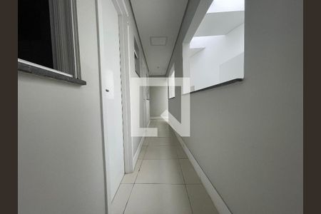 Hall de kitnet/studio para alugar com 1 quarto, 25m² em Vila Pirajussara, São Paulo