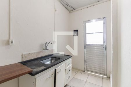 Cozinha de casa para alugar com 1 quarto, 30m² em Itaquera, São Paulo