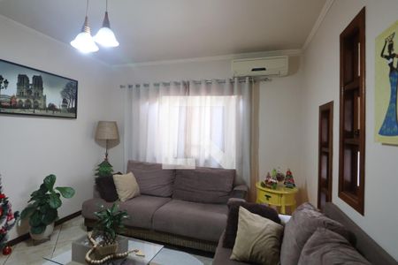 Sala de casa à venda com 3 quartos, 142m² em Niterói, Canoas