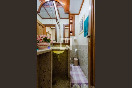 Lavabo de casa para alugar com 4 quartos, 220m² em Barroca, Belo Horizonte