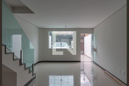 Sala de casa à venda com 3 quartos, 107m² em Planalto, Belo Horizonte