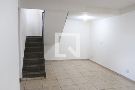 Sala 1 de casa para alugar com 3 quartos, 130m² em Setor Leste Universitário, Goiânia