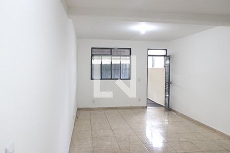 Sala 1 de casa para alugar com 3 quartos, 130m² em Setor Leste Universitário, Goiânia