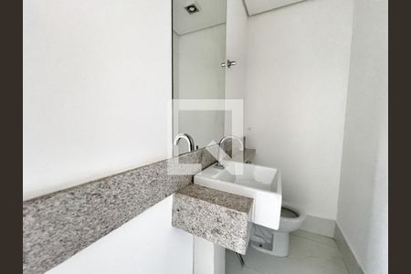 Lavabo de apartamento para alugar com 2 quartos, 75m² em Funcionários, Belo Horizonte