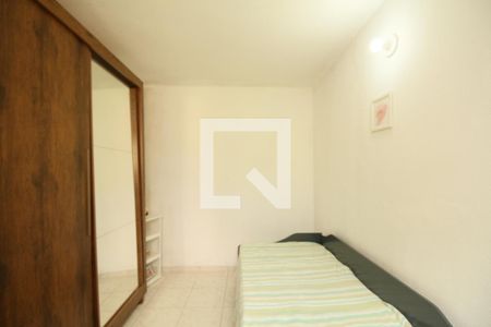 Quarto 1 de apartamento à venda com 3 quartos, 65m² em Parque Pinheiros, Taboão da Serra