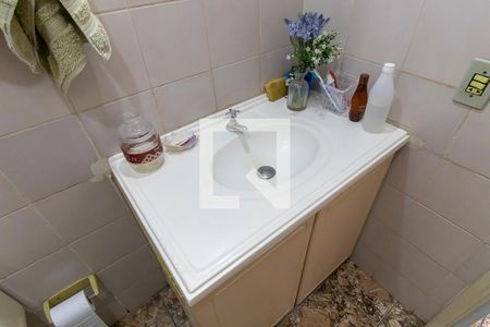 Banheiro de kitnet/studio para alugar com 1 quarto, 42m² em Centro, Campinas