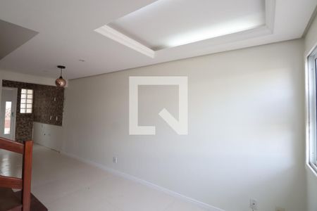 Sala de casa de condomínio à venda com 2 quartos, 88m² em Rio Branco, Canoas