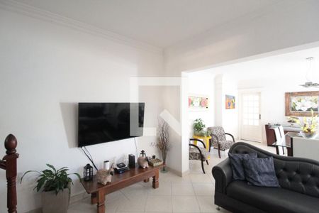 Sala de TV de casa para alugar com 4 quartos, 150m² em Ouro Preto, Belo Horizonte