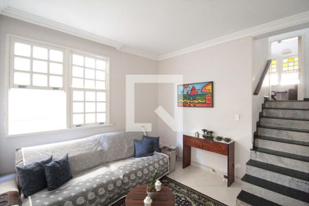 Sala de TV de casa para alugar com 4 quartos, 150m² em Ouro Preto, Belo Horizonte