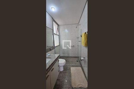 Banheiro de apartamento para alugar com 3 quartos, 104m² em Santa Efigênia, Belo Horizonte