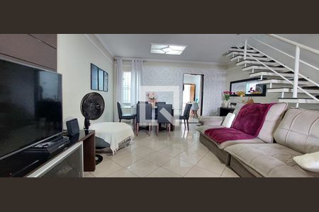 Sala de casa para alugar com 3 quartos, 245m² em Utinga, Santo André