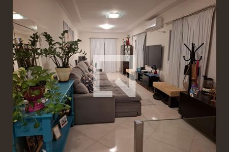 Sala de casa para alugar com 4 quartos, 358m² em Vila Yara, Osasco