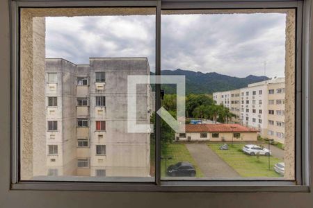 Sala Janela de apartamento à venda com 2 quartos, 48m² em Vargem Pequena, Rio de Janeiro