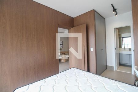 Quarto de apartamento à venda com 1 quarto, 39m² em Cambuí, Campinas