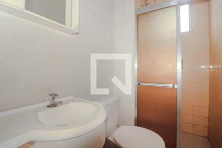 Banheiro de apartamento para alugar com 1 quarto, 42m² em Jardim do Salso, Porto Alegre