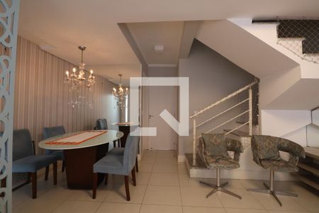 Sala de casa de condomínio à venda com 3 quartos, 90m² em Marechal Rondon, Canoas