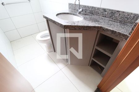 Banheiro do Quarto 2 de apartamento para alugar com 2 quartos, 58m² em Jardim Holanda, Uberlândia